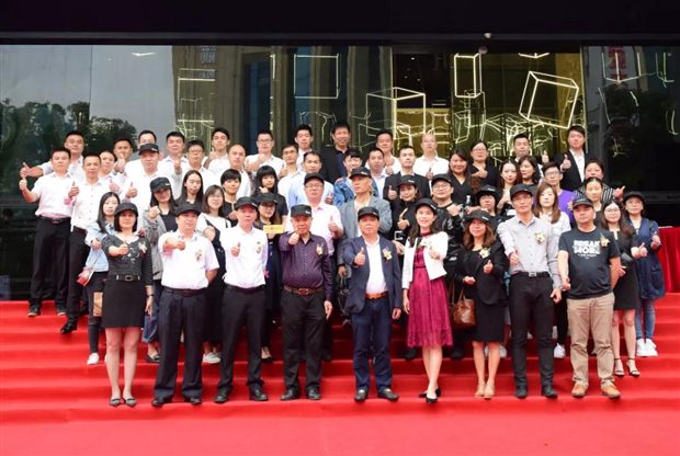 撩拨感官的极简美学，演绎真正的低奢风尚
